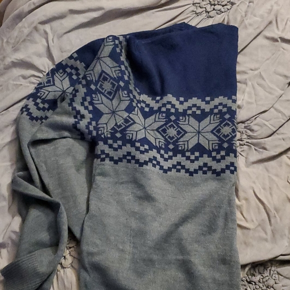 CUTE Christmas sweater. - Picture 6 of 6